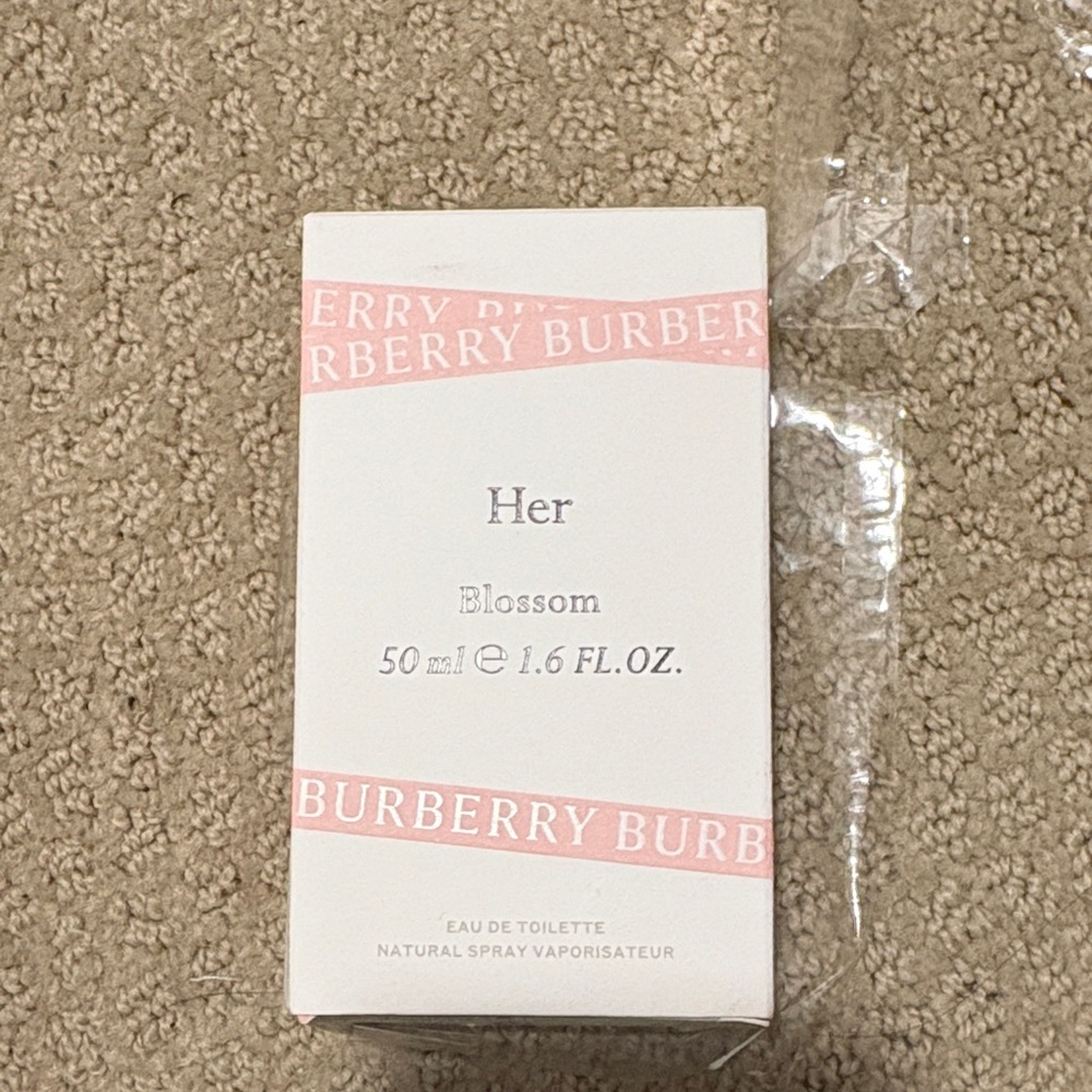 Burberry Her Blossom Eau de Toilette 50ml - Pink and White Box